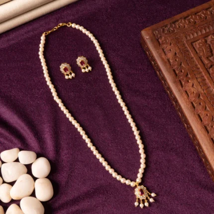 Medium Size Oval Pendant Ek Sar